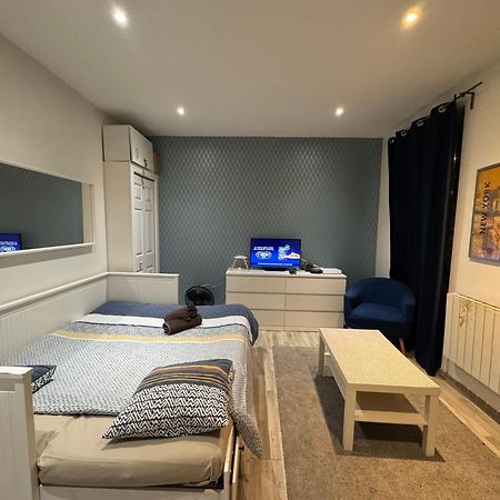 Appartement Proche Centre Ville, Gare Et Autoroute Melun Eksteriør billede