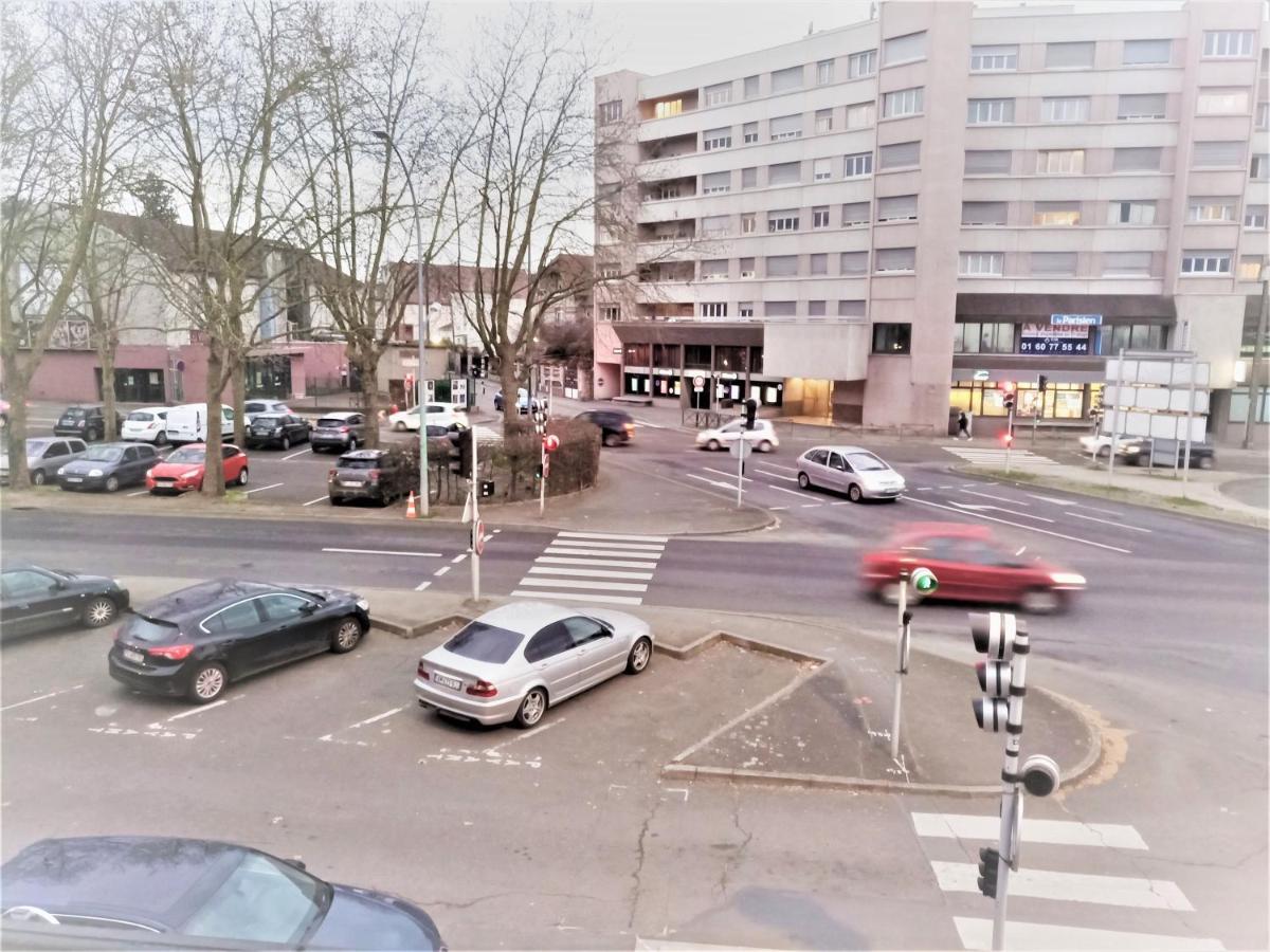 Appartement Proche Centre Ville, Gare Et Autoroute Melun Eksteriør billede