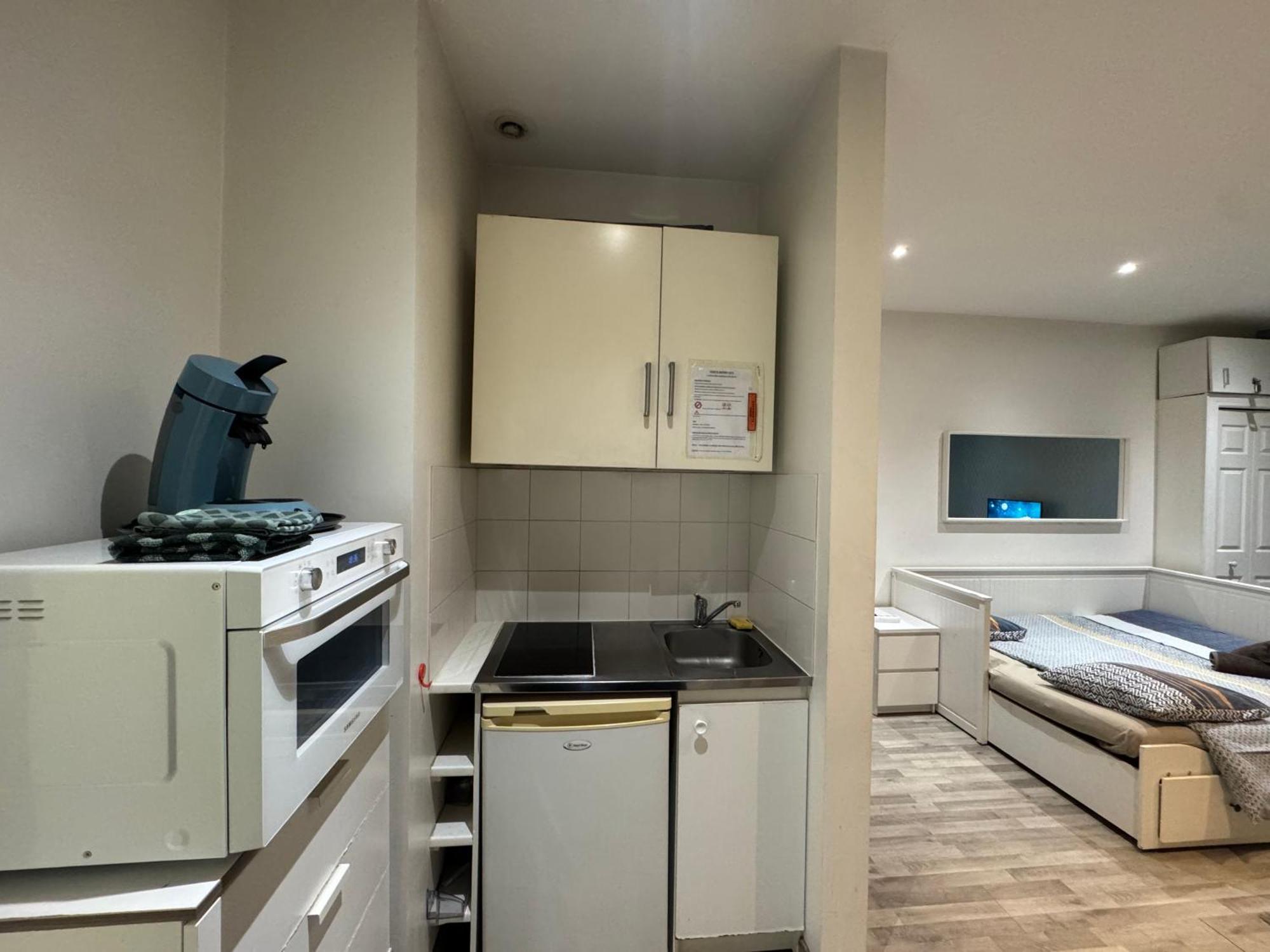 Appartement Proche Centre Ville, Gare Et Autoroute Melun Eksteriør billede