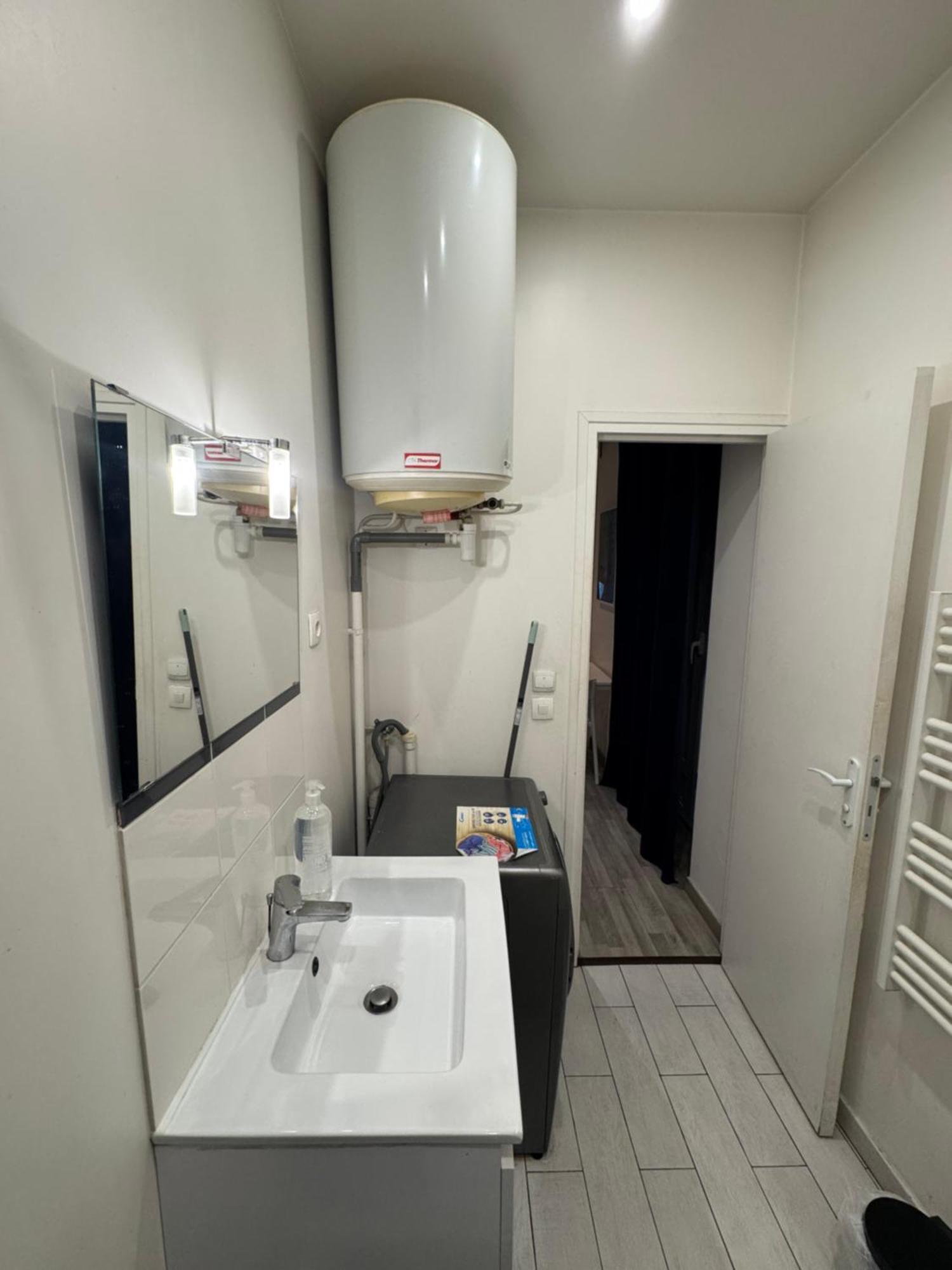 Appartement Proche Centre Ville, Gare Et Autoroute Melun Eksteriør billede
