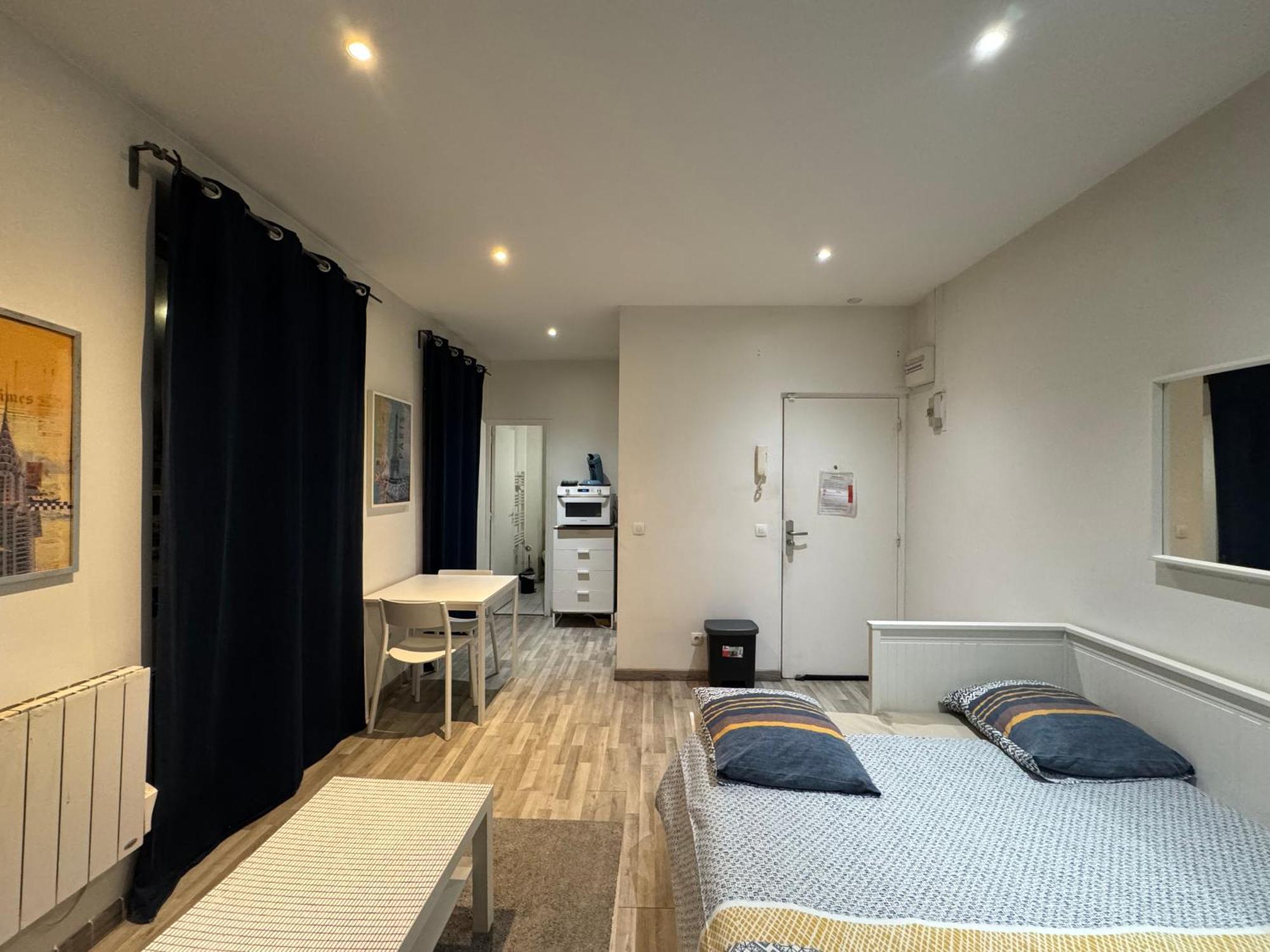 Appartement Proche Centre Ville, Gare Et Autoroute Melun Eksteriør billede