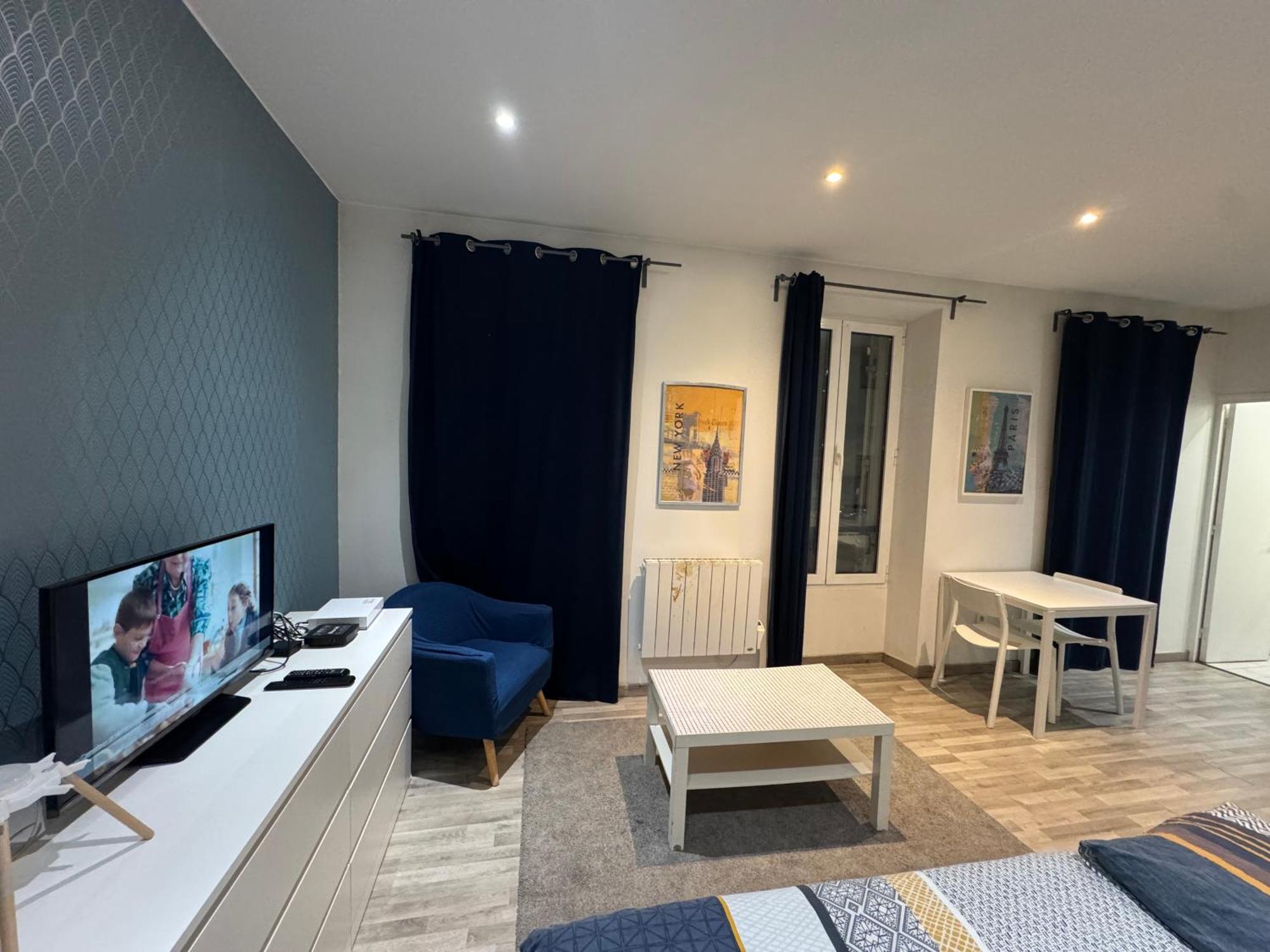 Appartement Proche Centre Ville, Gare Et Autoroute Melun Eksteriør billede
